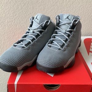 Jordan Horizon Low in Wolf Grey size 5Y (women 6.5)